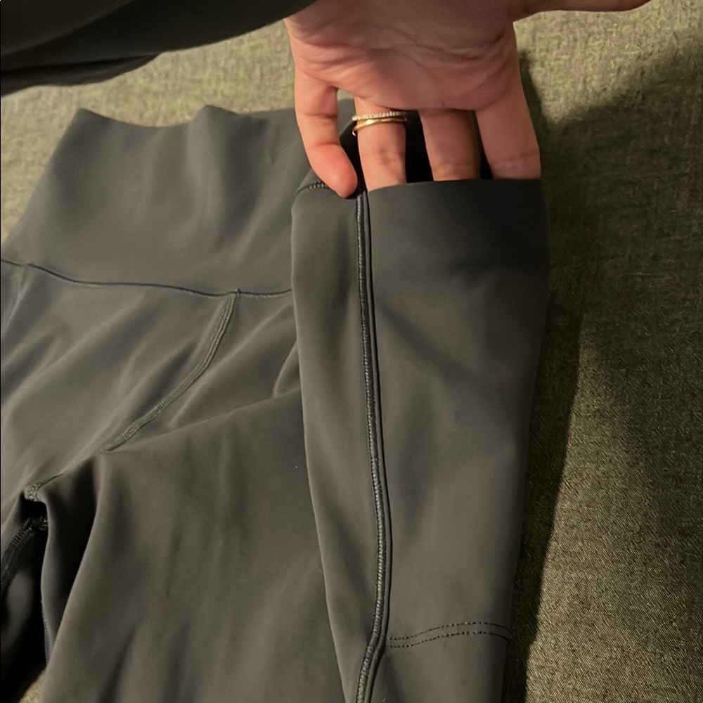 Vuori Grey Studio Pocket Leggings - Picture 3 of 9